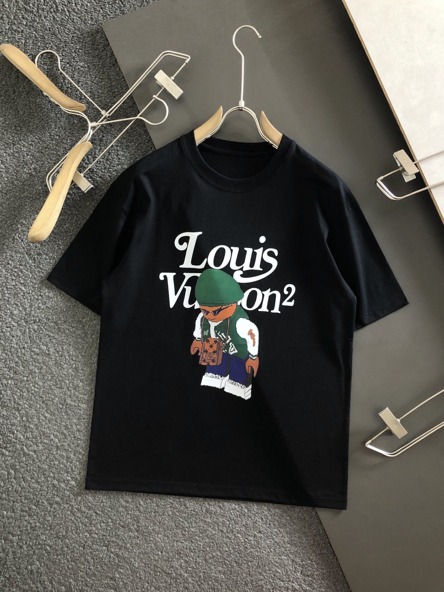 L style casual T-shirt