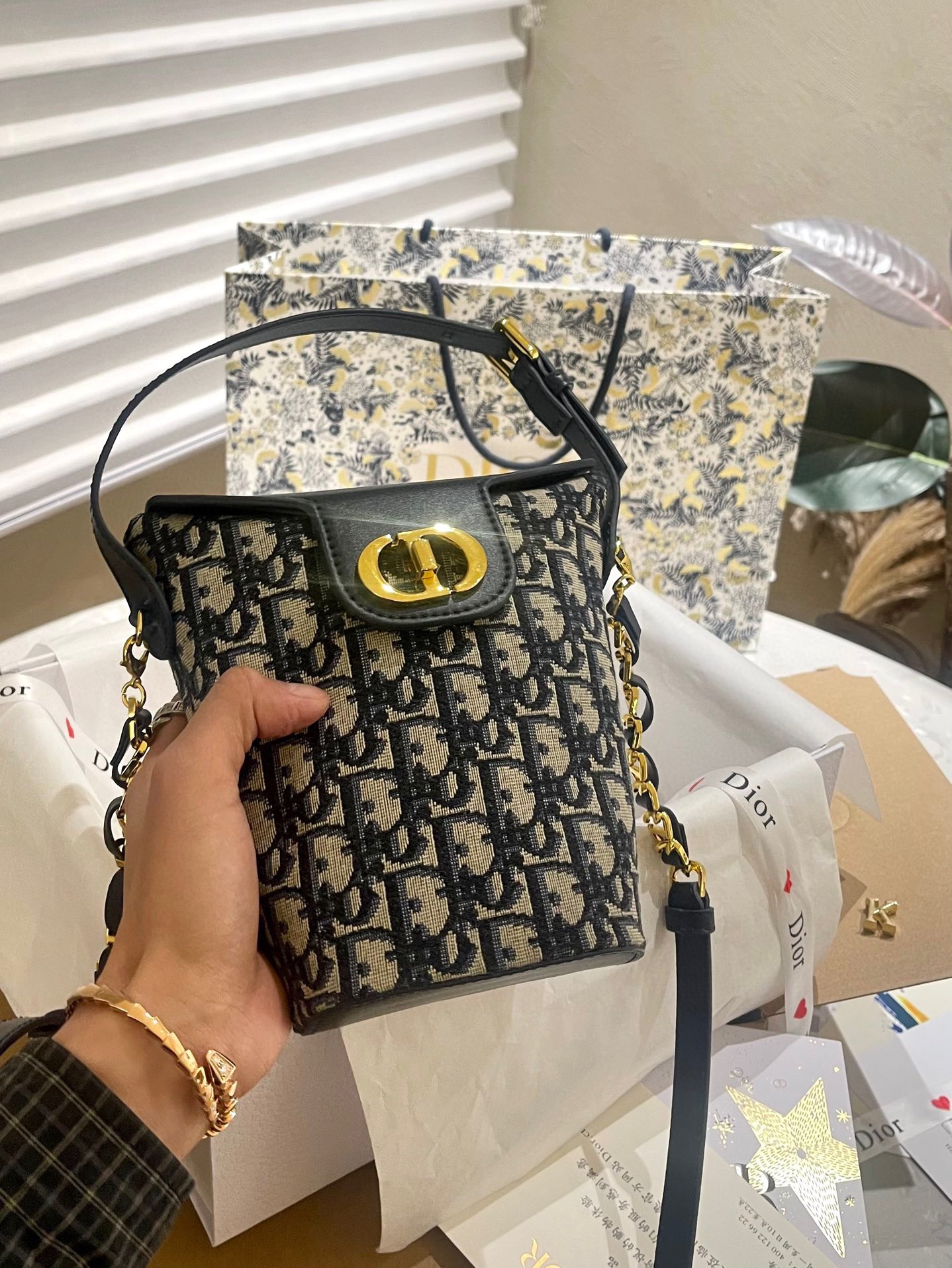 D Style Cruise24 Wave2 Mini Chain Bucket Bag 18/21cm