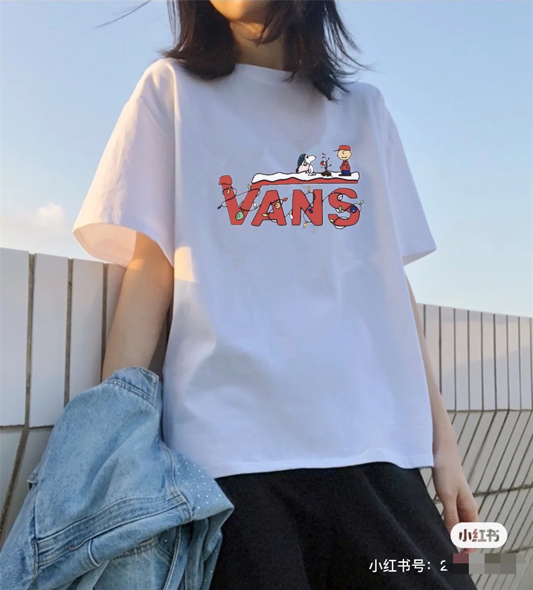 V style casual T-shirt