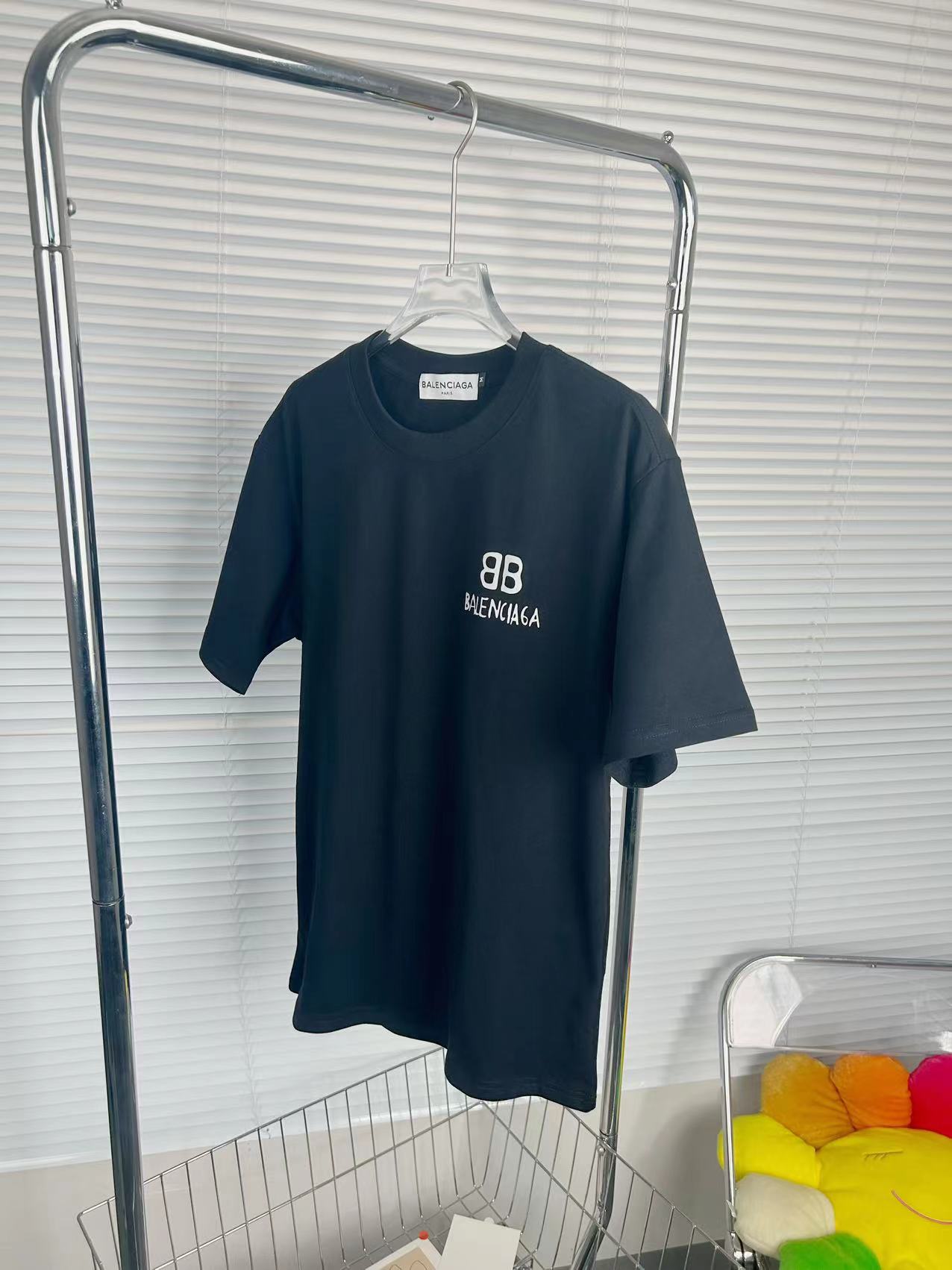 B style casual T-shirt