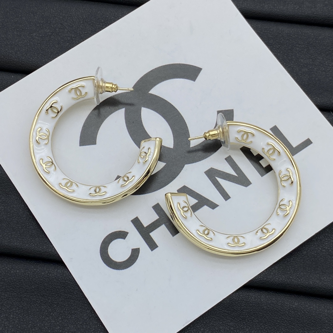 C style New earrings