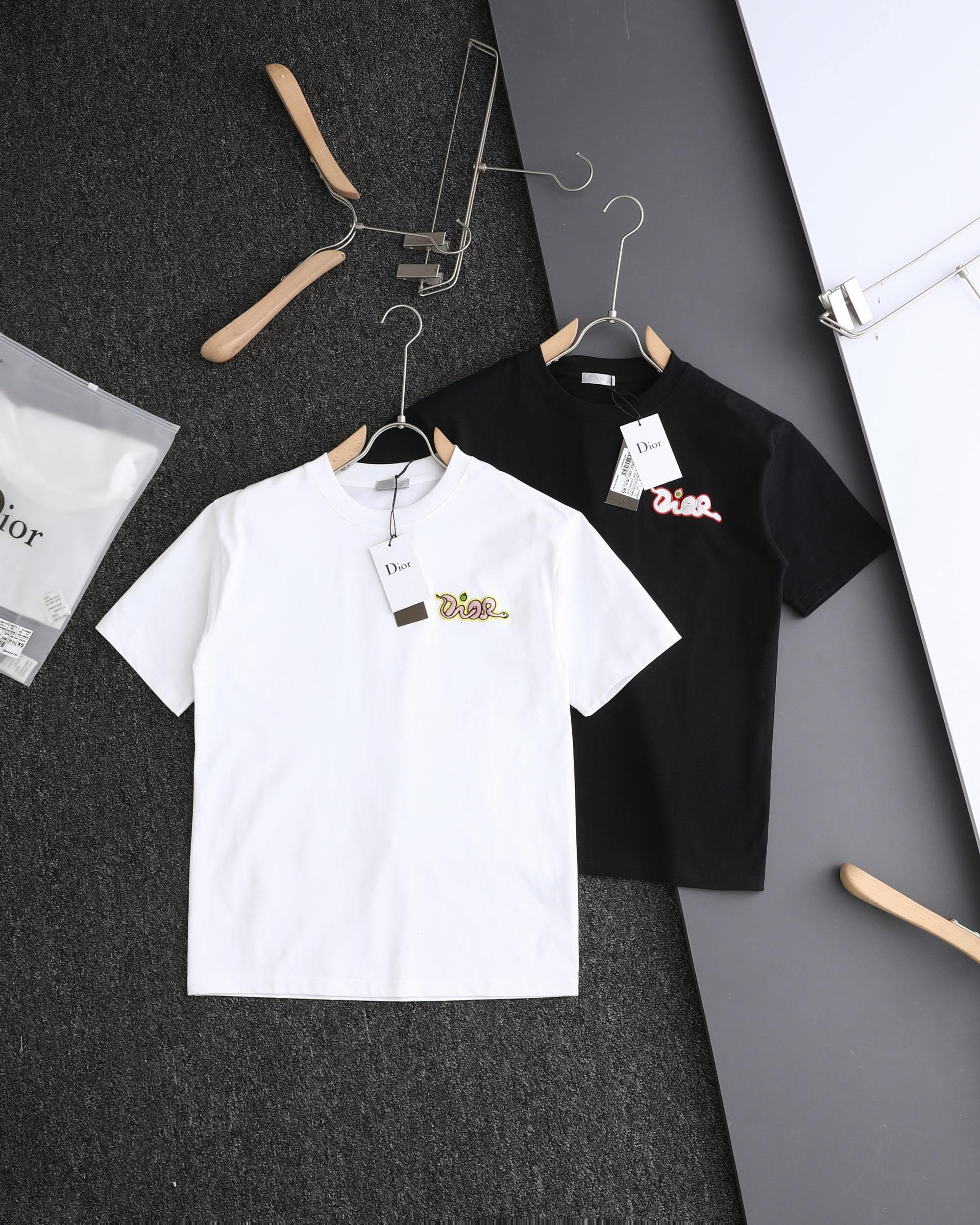 D style Embroidered T-shirt
