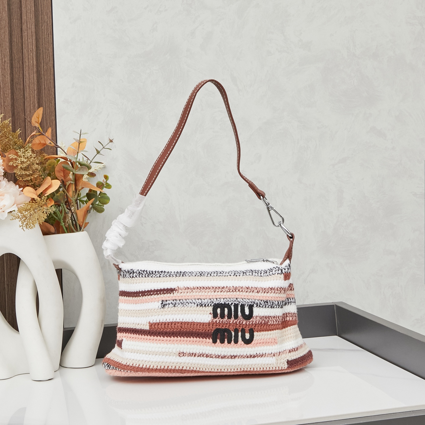 M style tote bag