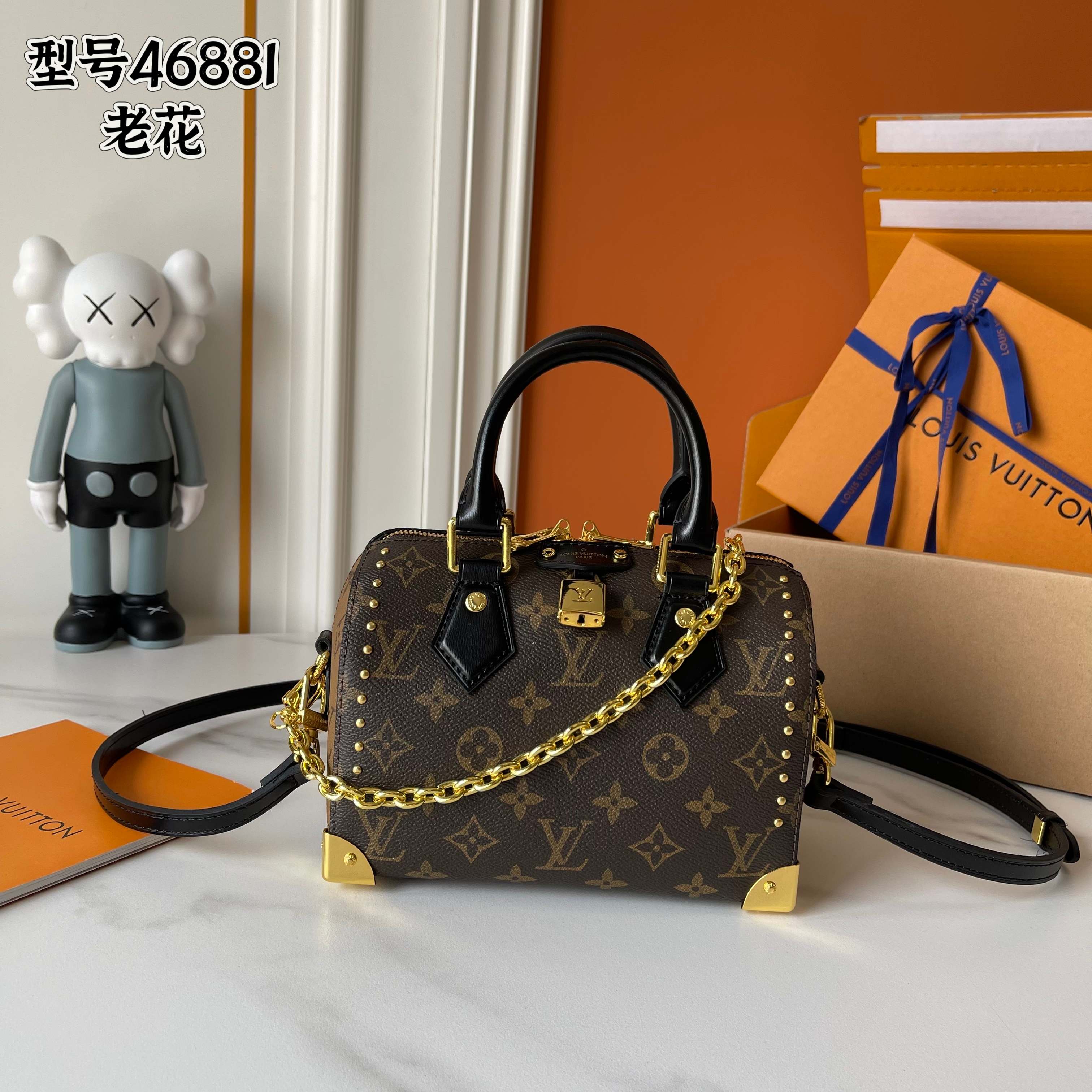 L style Cool black leather fashion bag