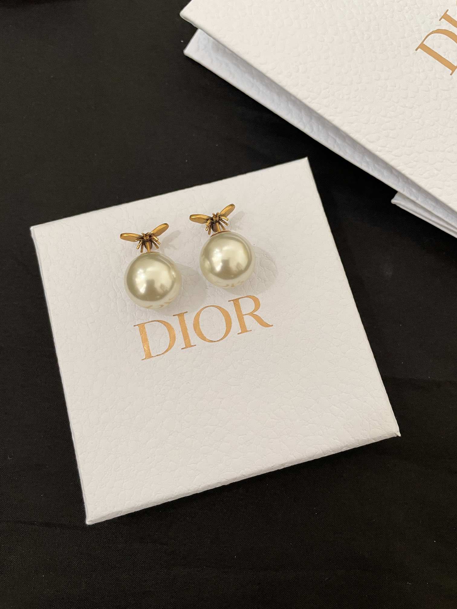 D style Bee Diamond Pearl Earrings