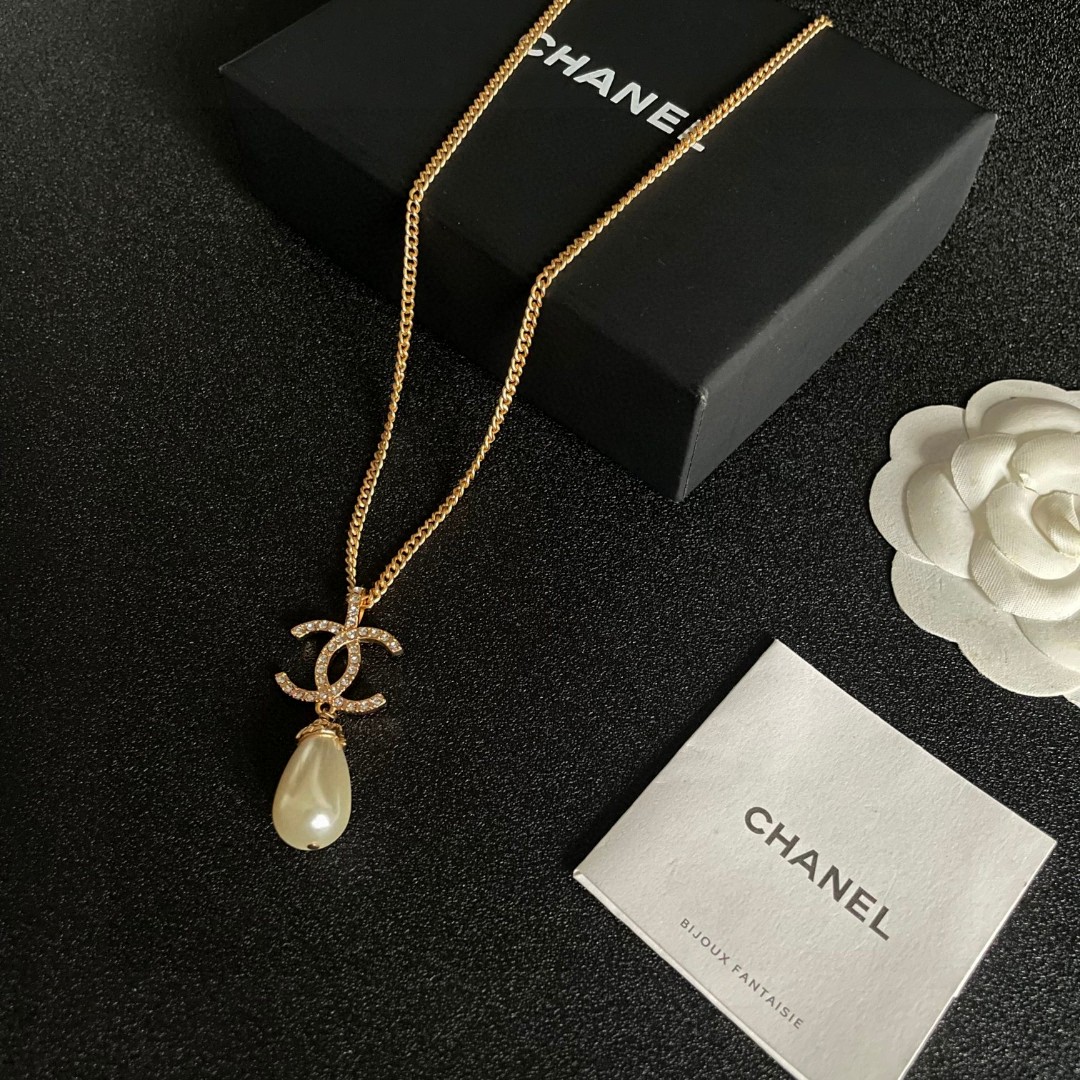 C style Pearl Double C Necklace