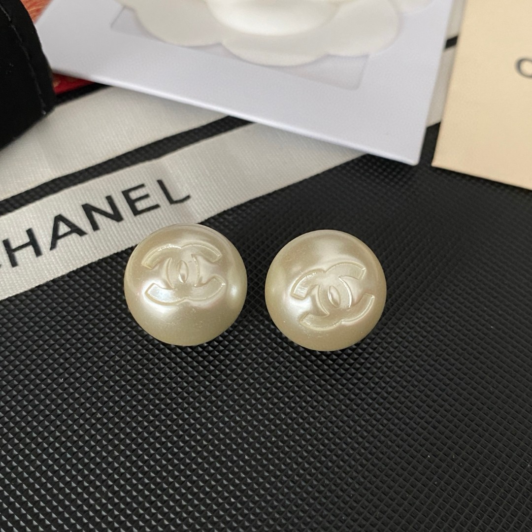C style Hoop Pearl Letter Earrings