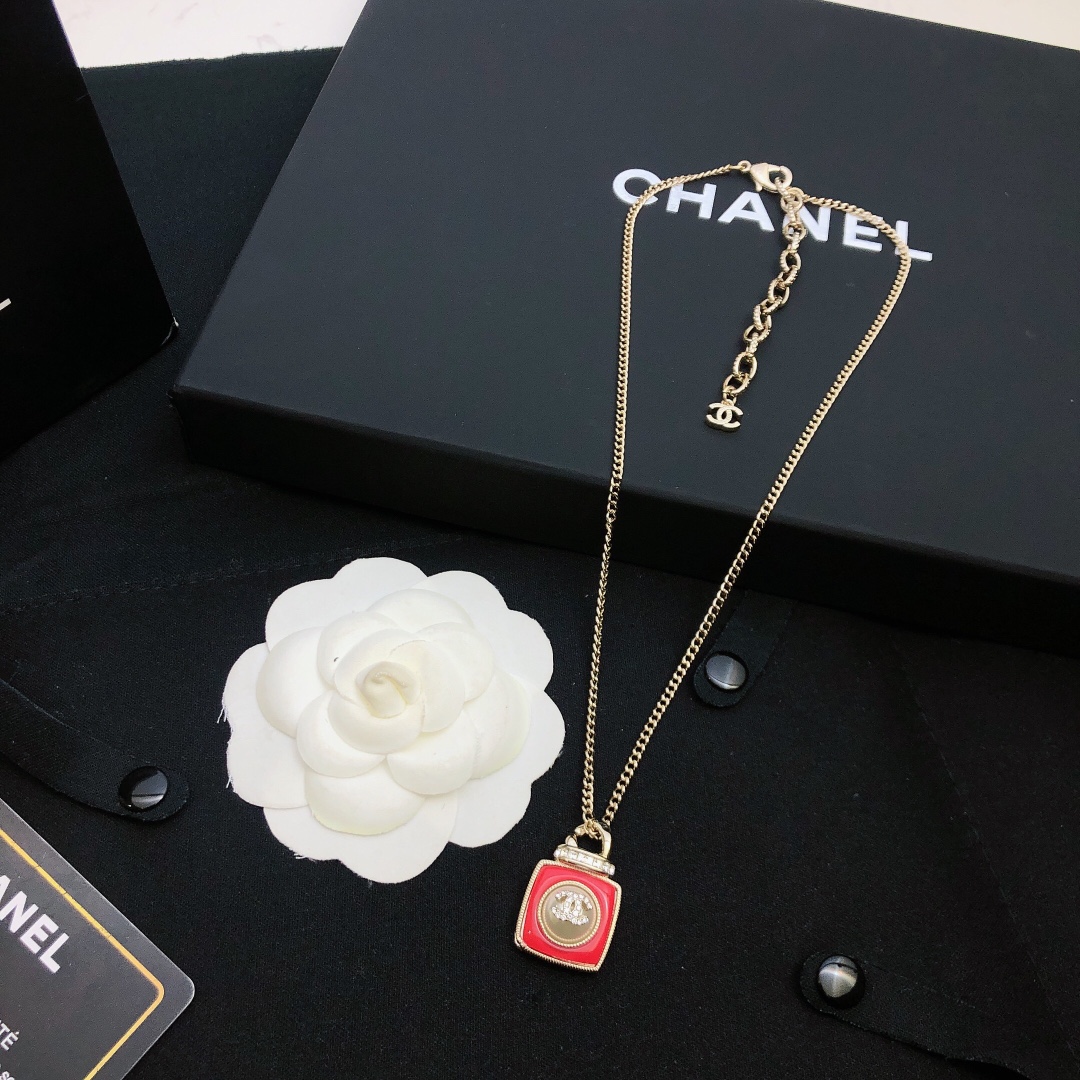 C style Necklace Classic Style