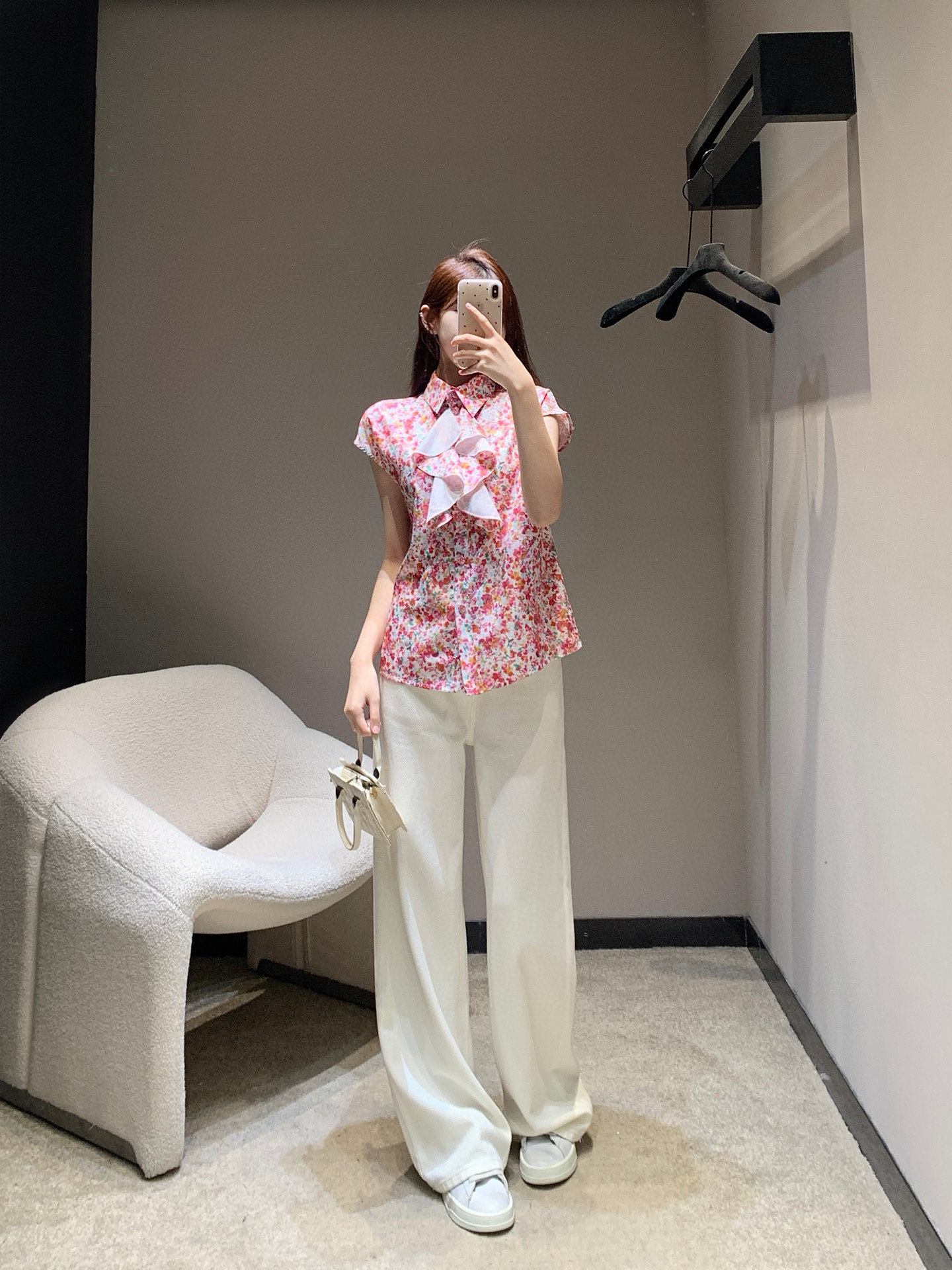 C style Floral sleeveless shirt