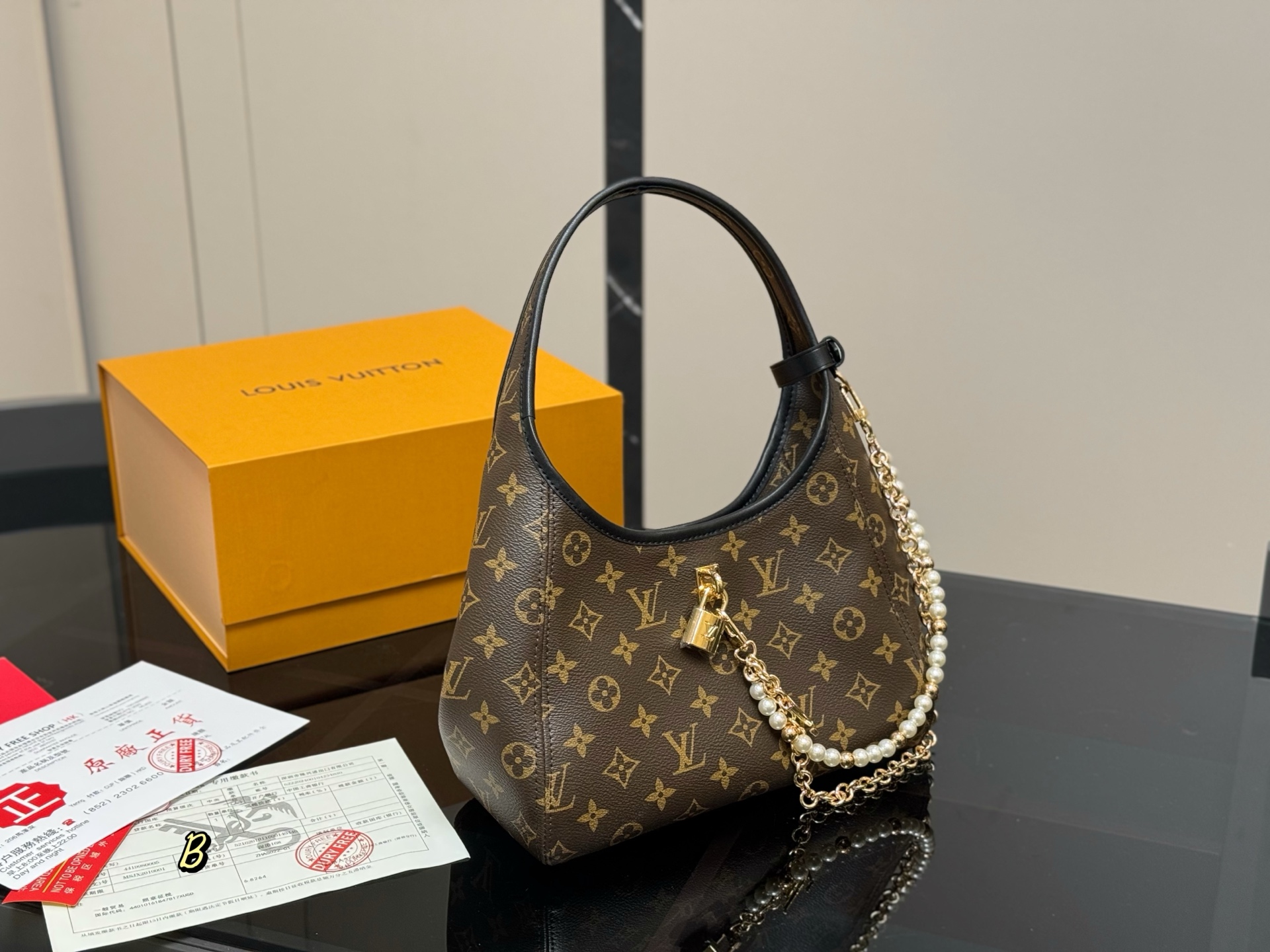 L style The Drop Underarm Bag