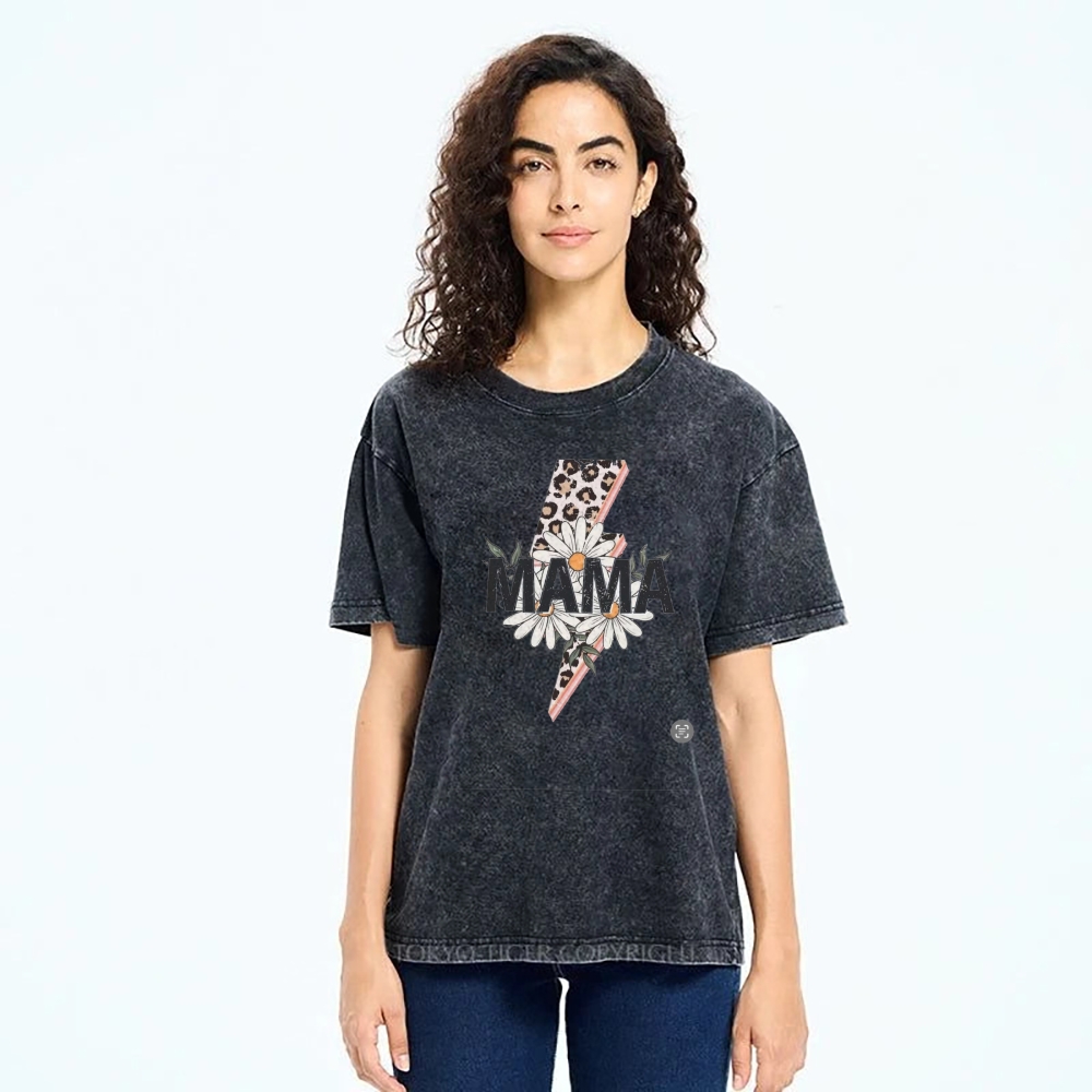 Unisex  Mom lettering lightning daisy Printed Washed Tee