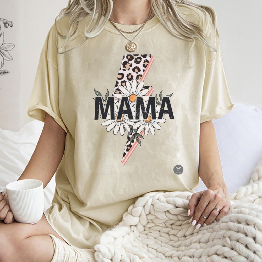 Unisex  Mom lettering lightning daisy Printed Washed Tee