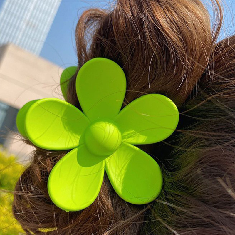 Simple Temperament Flower Grab Clip