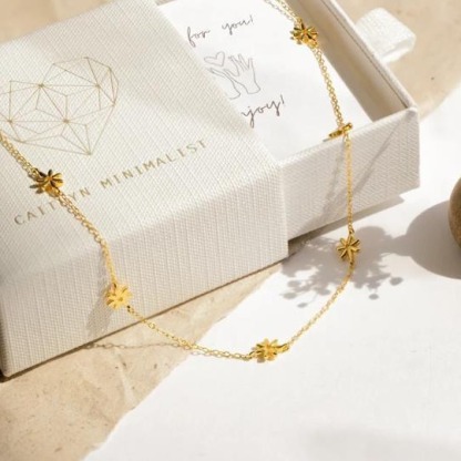 Designer Daisy Necklace For Mama