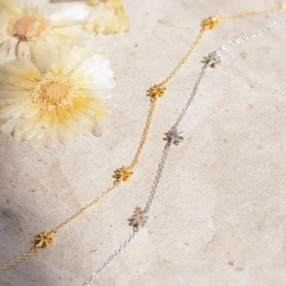 Designer Daisy Necklace For Mama