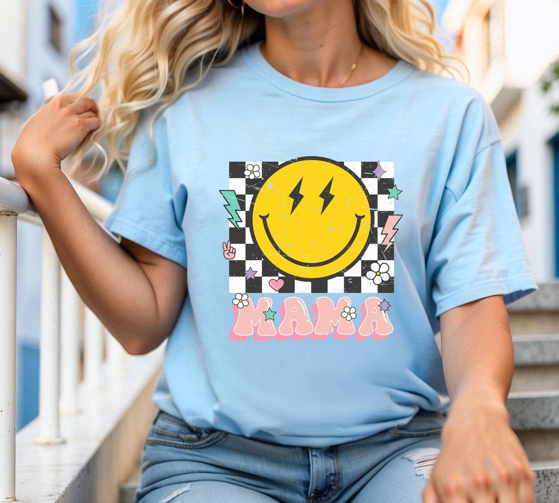 Funny Smiley Mom T-shirt
