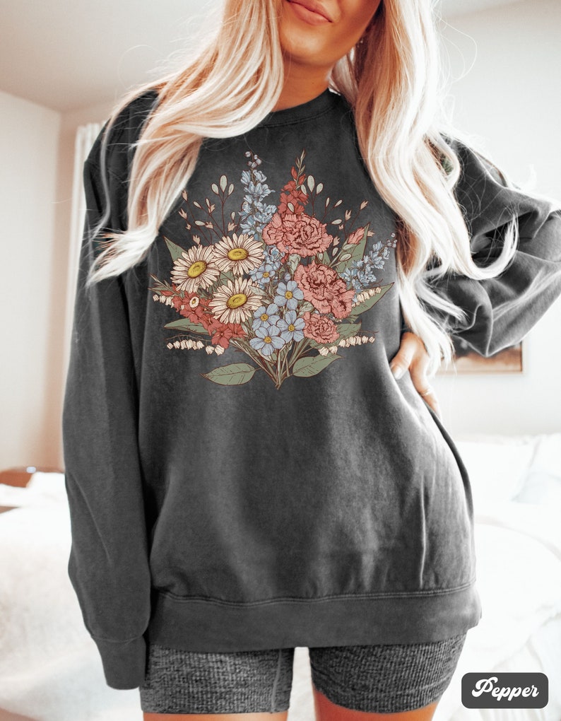 Custom Birth Month Flower Bouquet Sweatshirt