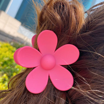 Simple Temperament Flower Grab Clip