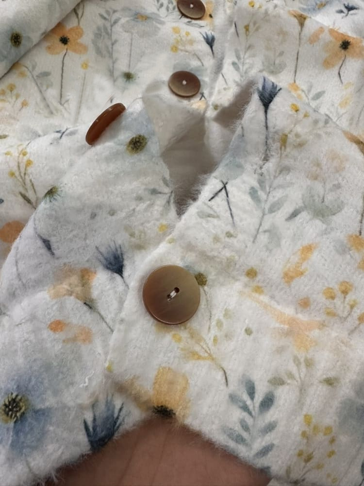 Lovely Meadows Floral Pattern Printed Buttoned Cardigan Sweater