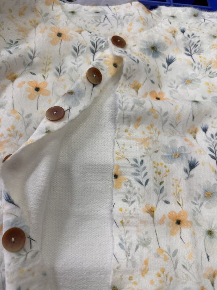 Lovely Meadows Floral Pattern Printed Buttoned Cardigan Sweater