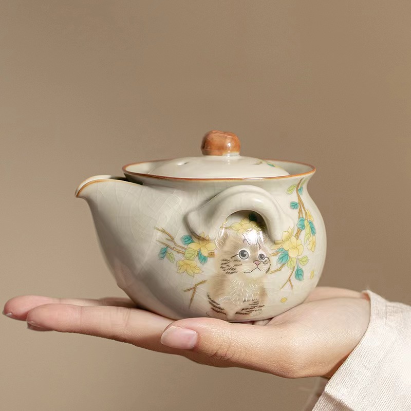 chinese ru ware porcelain tea pot: cute cat