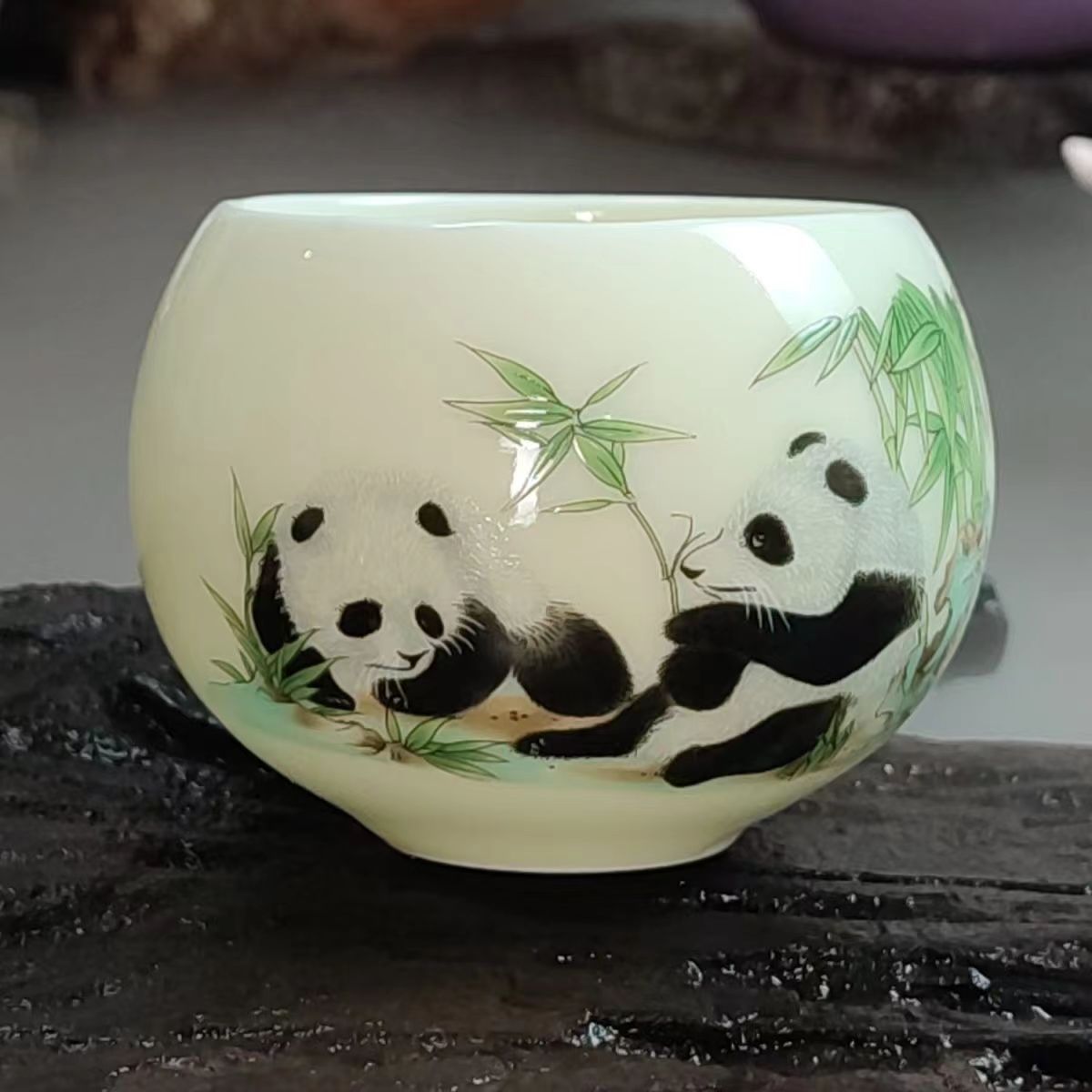chinese jingdezhen porcelain enamel color tea cup：panda