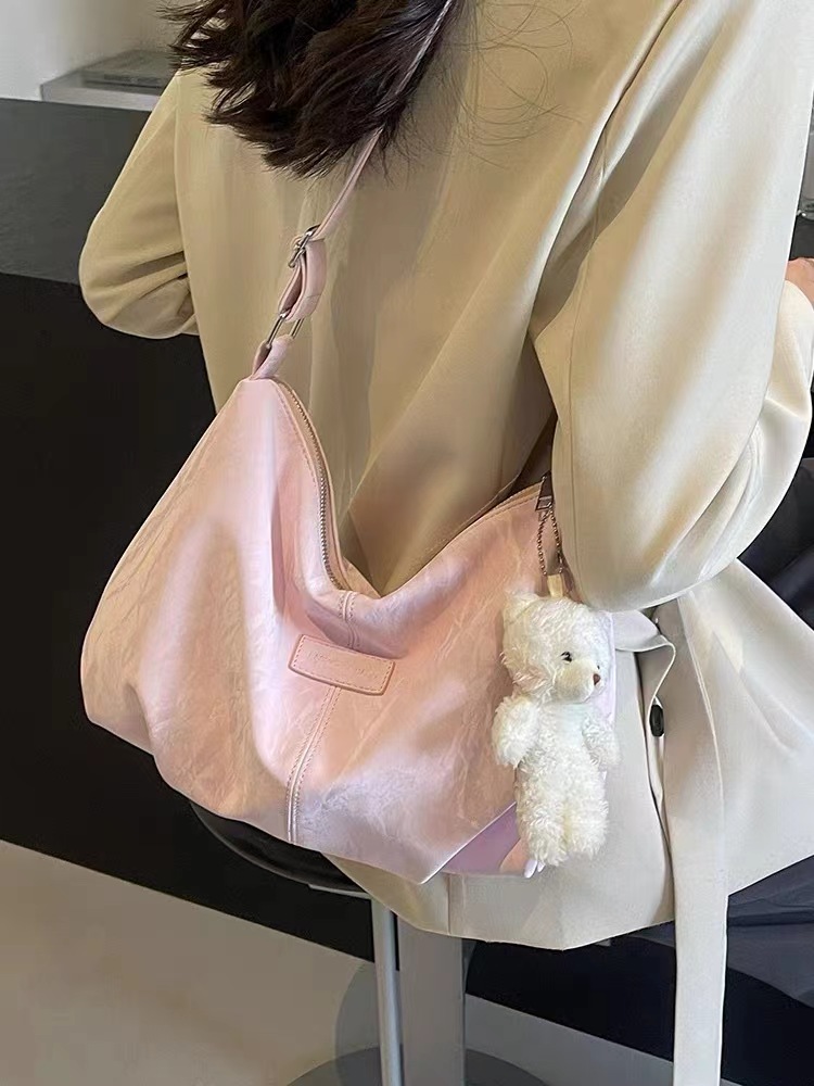 girl's pink shoulder bag