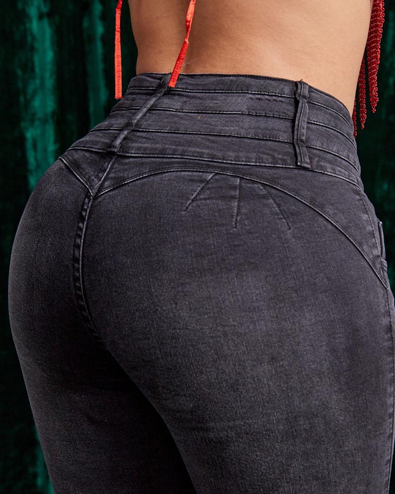 Vaqueros de talle alto con realce de cadera en gris ahumado