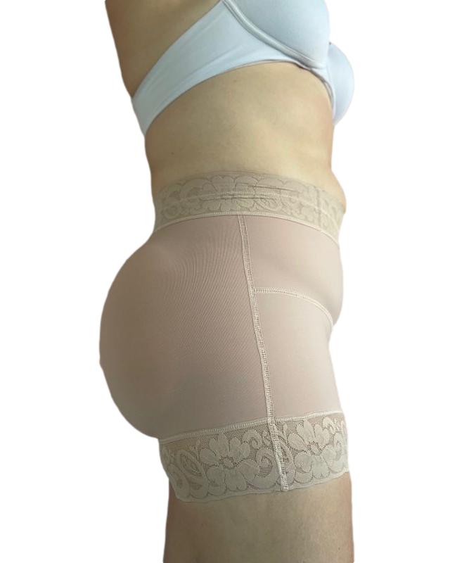 Shorts con levantamiento de cadera y cintura baja