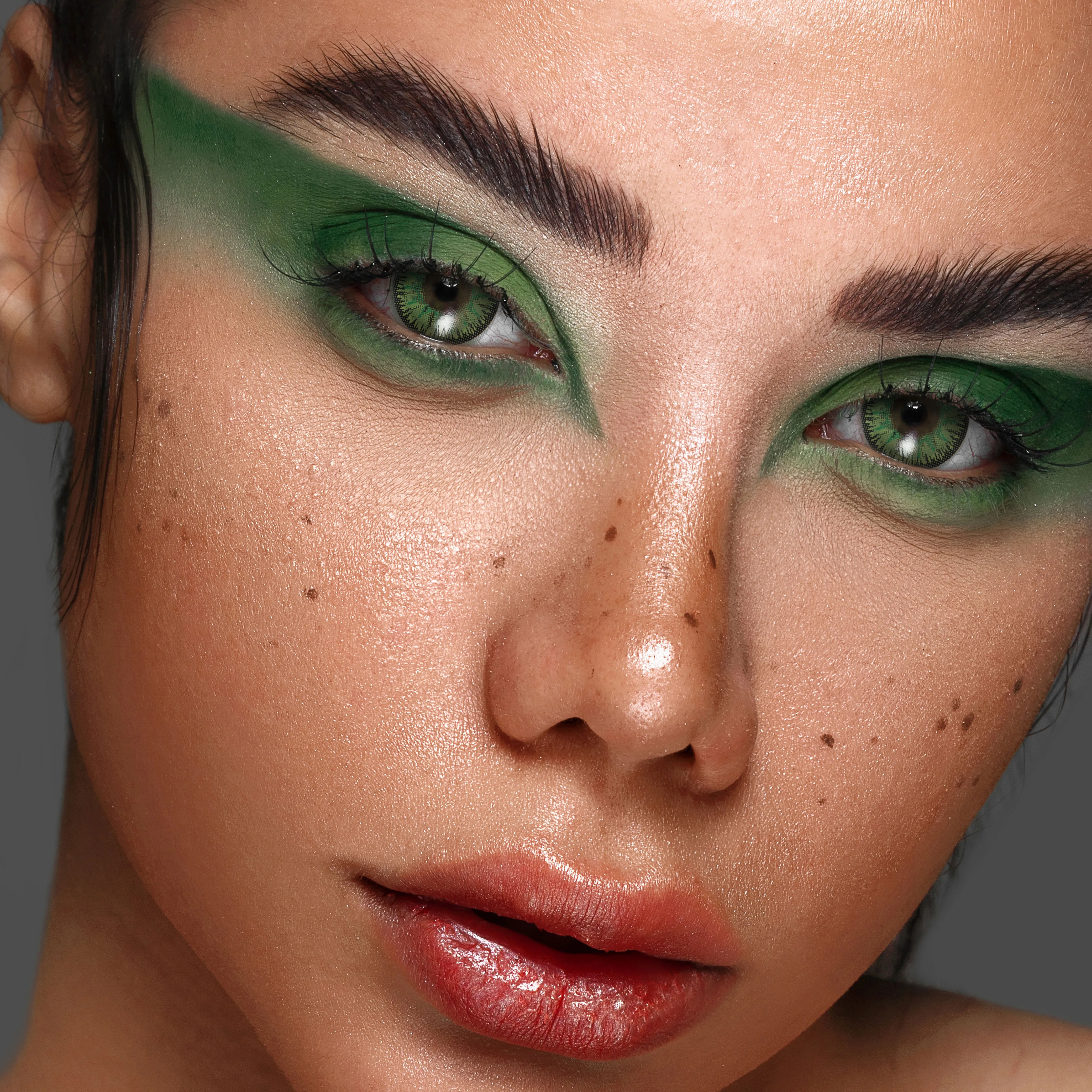 Unibling Vika Light Green Contacts