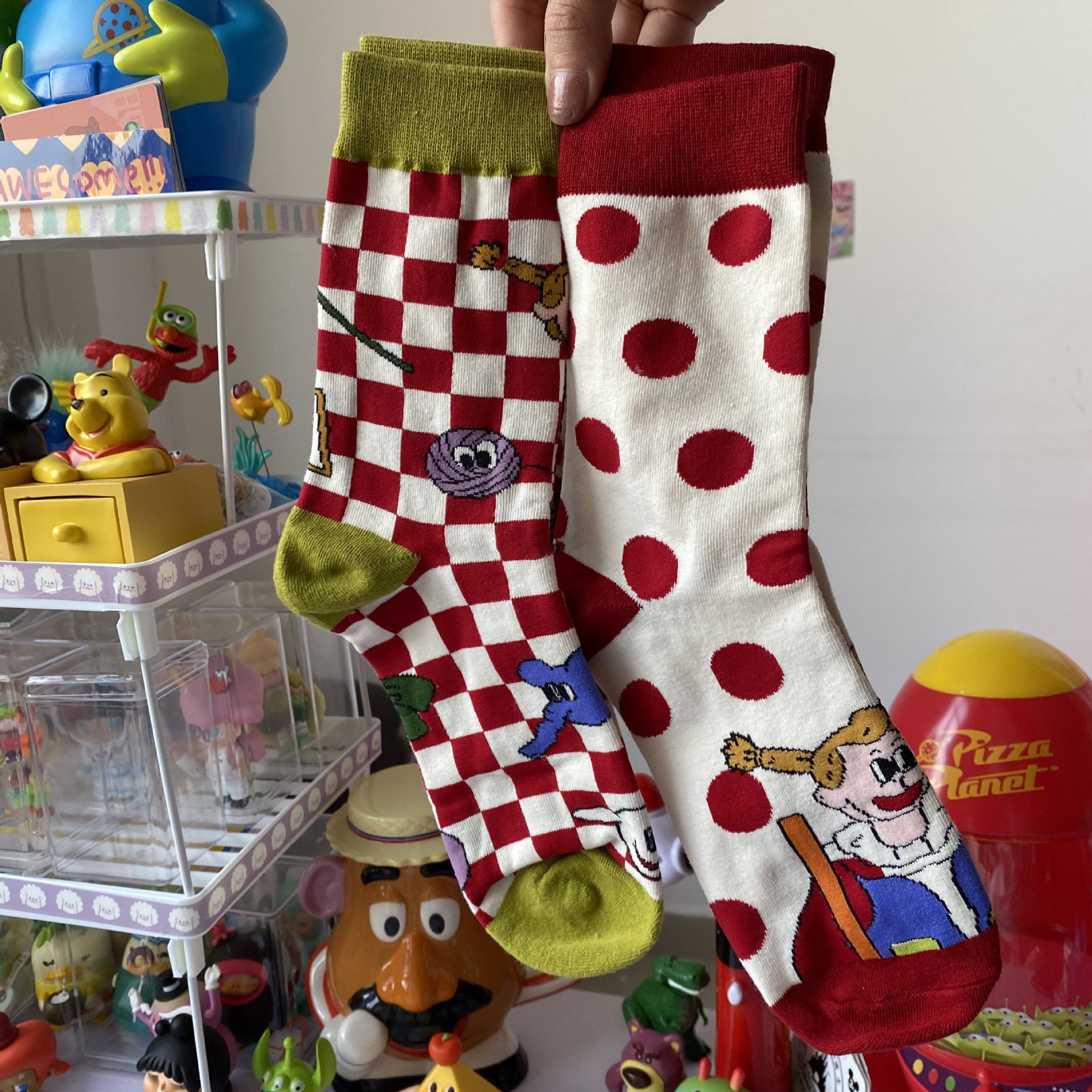 CARINIFY Socks Match Game - same color =1 more and pick a color!