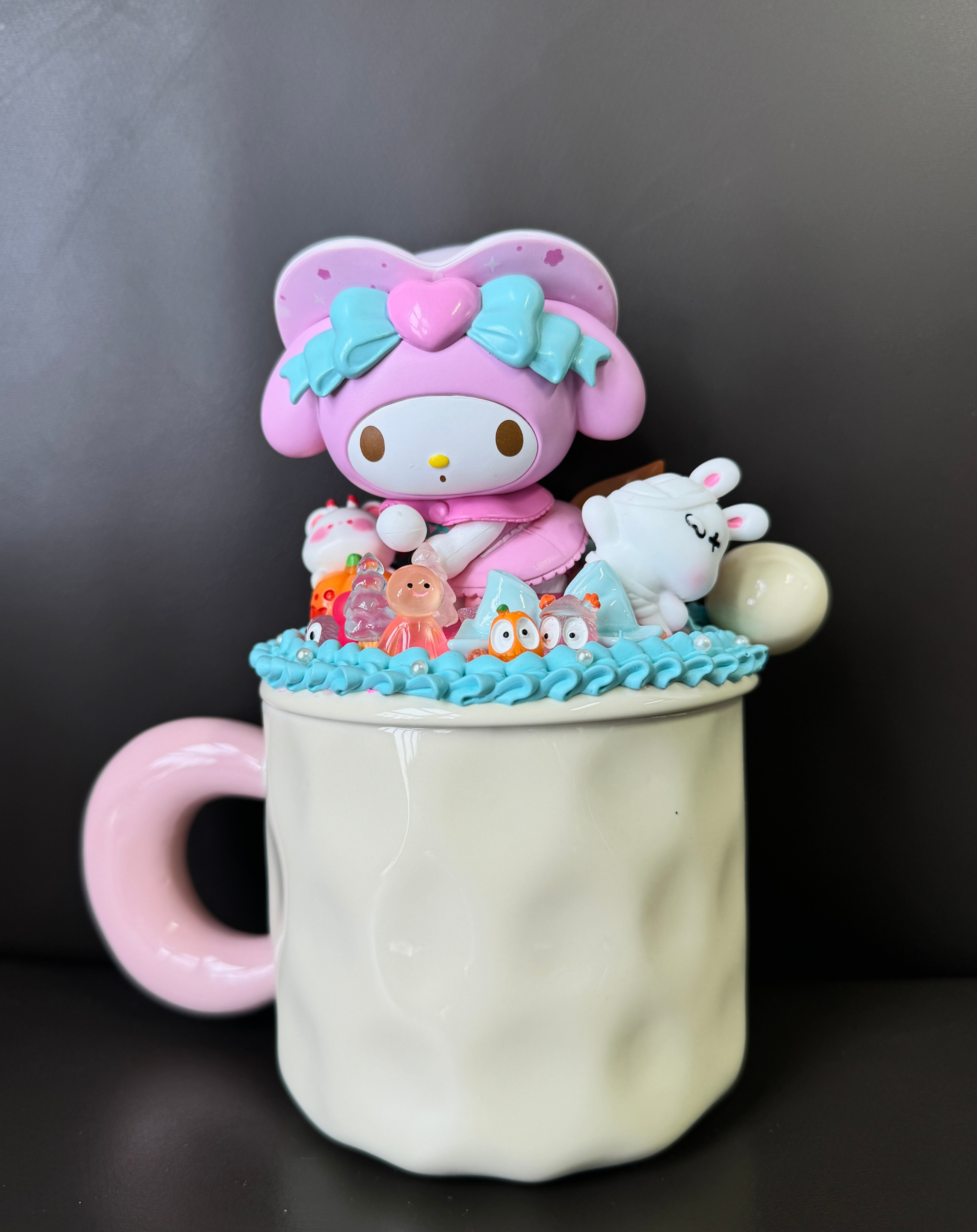 CARINIFY Deluxe Figurine Mug - pick a color!