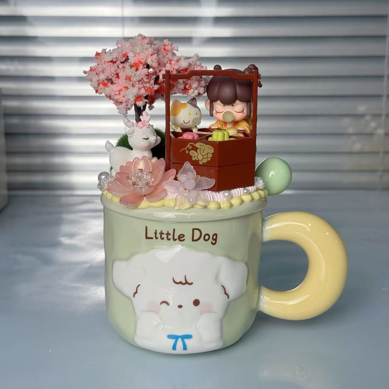 CARINIFY Deluxe Figurine Mug - pick a color!