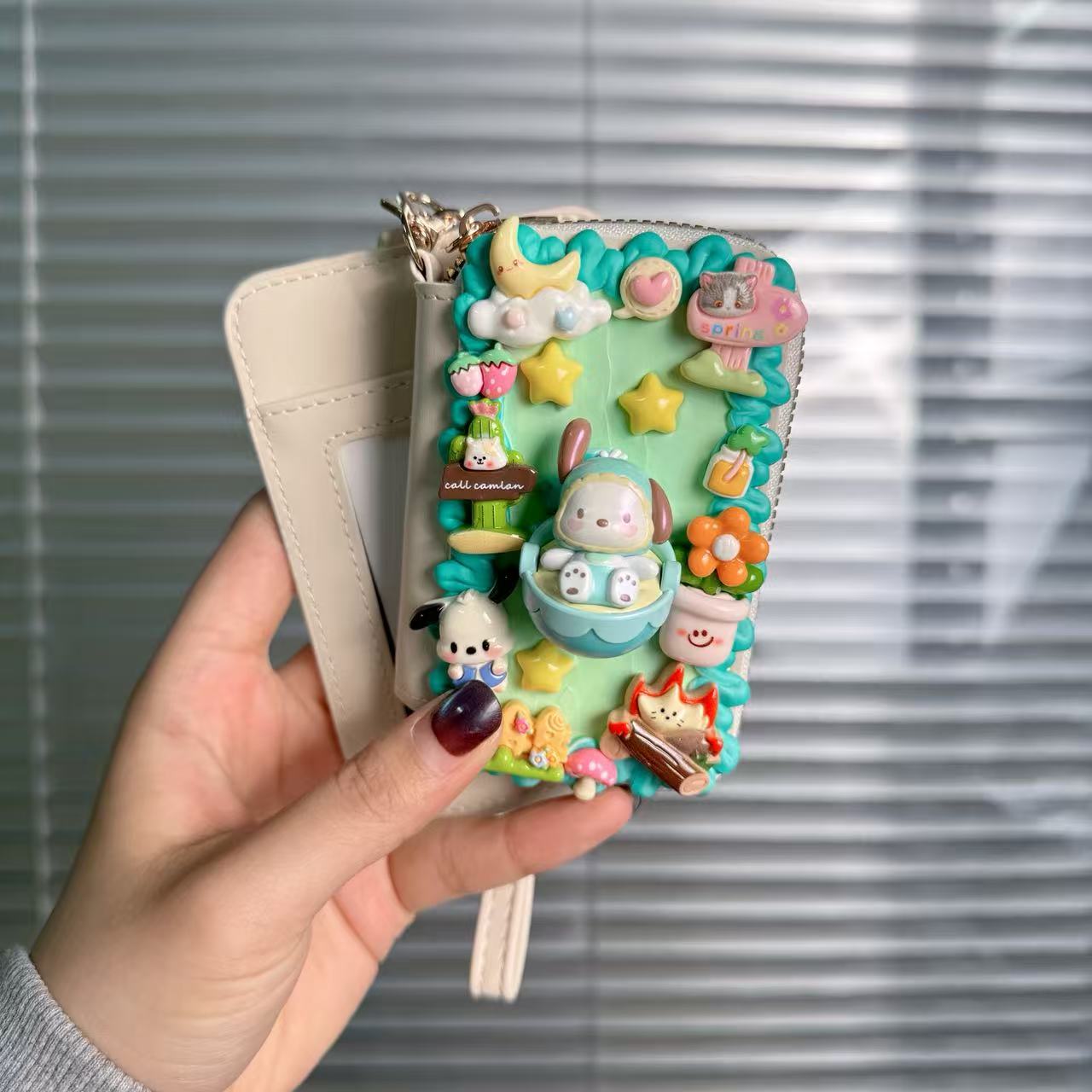 Carinify Clearance Sale - pick in live! 