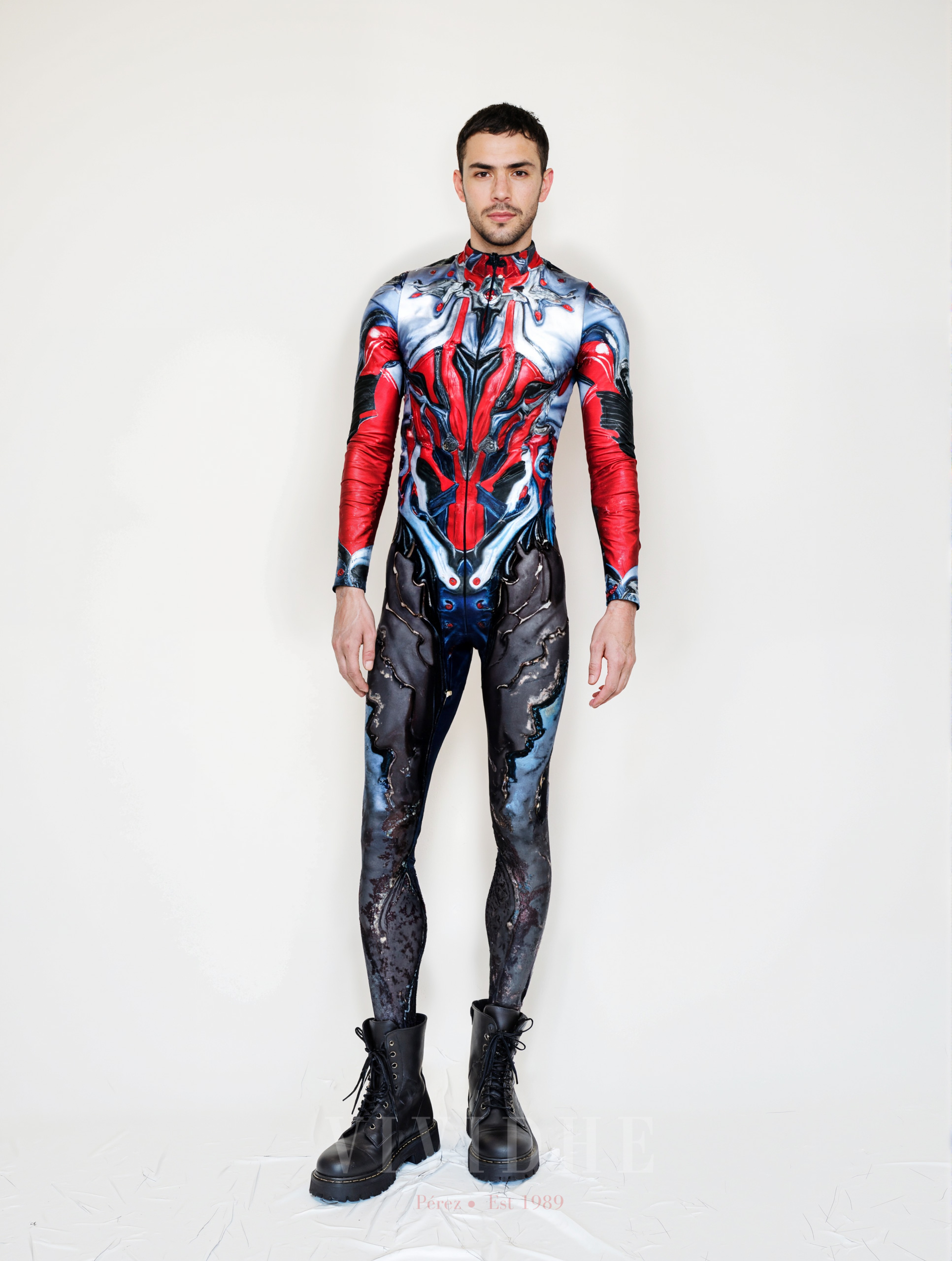 Red_Hero_Male_Costume_For_Heroic_Scenes_VIVIDHE