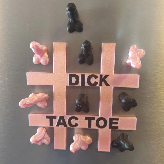 Magnetic Dic Tac Toe - Fun and Unique Fridge Game