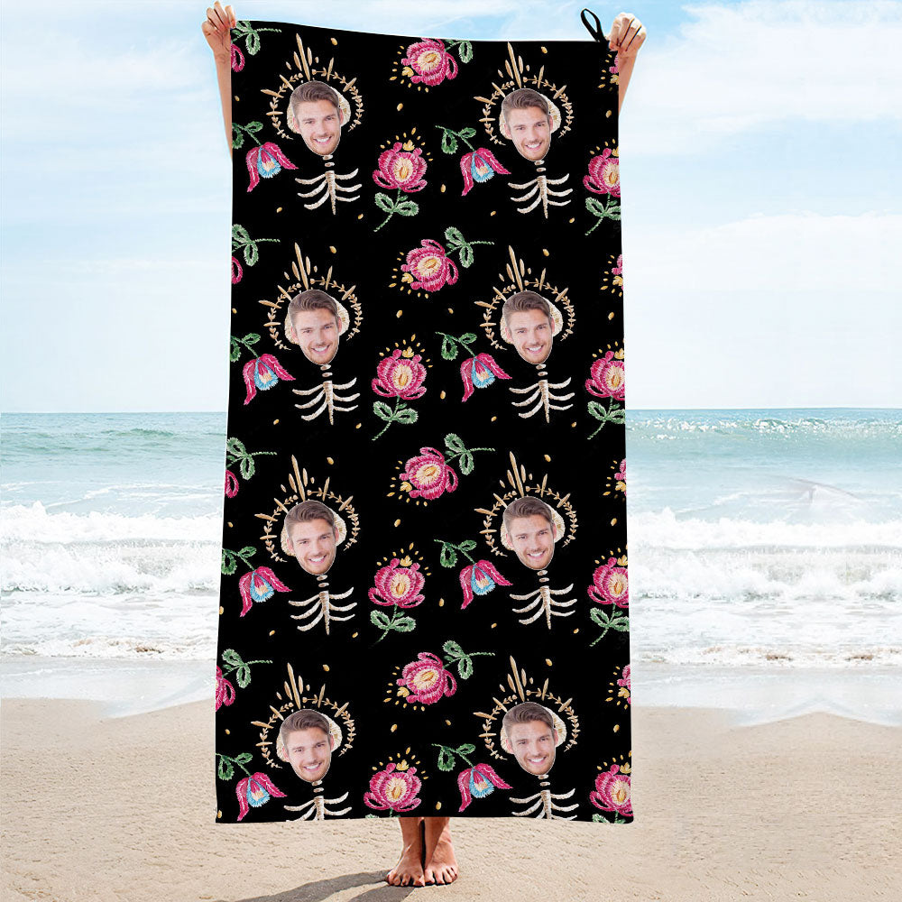 Serviette De Plage Personnalisée Avec Fleurs D'os De Visage, Serviette De Plage Avec Photo Personnalisée, Cadeau Amusant-MyHawaiianShirtsFR