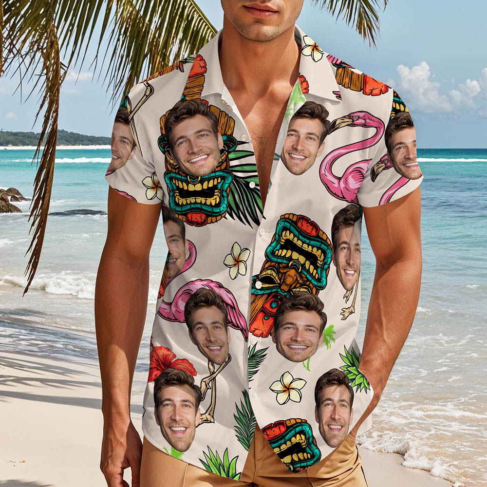 Benutzerdefiniertes Hawaiihemd Weiß Mit Tropischen Symbolen Tiki & Flamingo Fun Personalisierter Strandlook - MyHawaiianShirtsDE