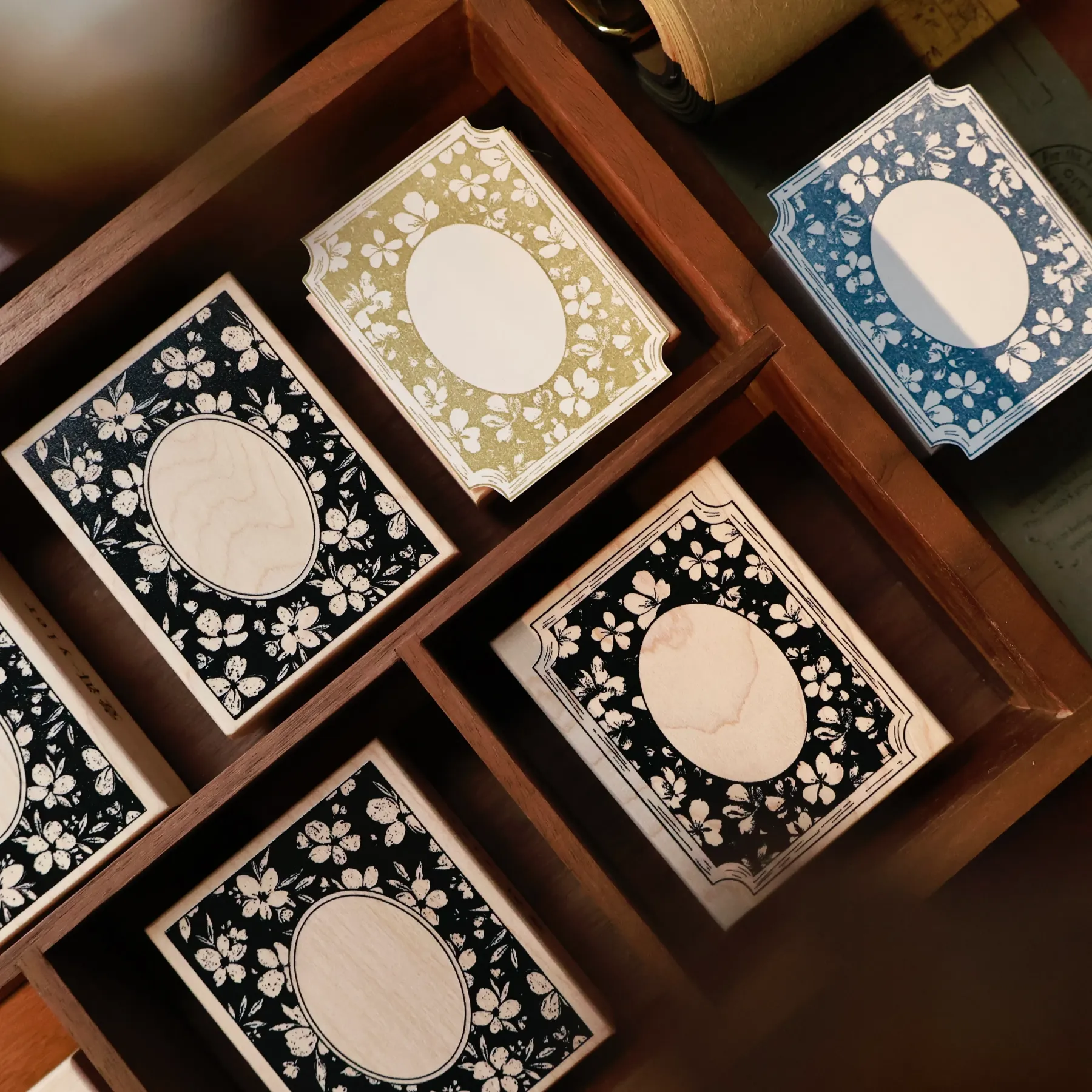 YIER Studio Flower Frame Wood Stamp