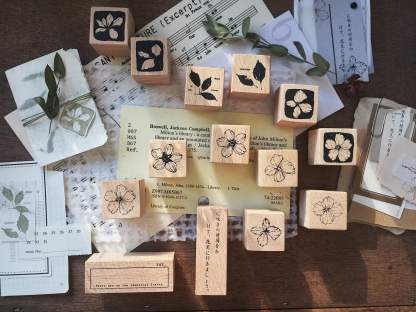 Zoey Studio Small Flower Wood Stamp