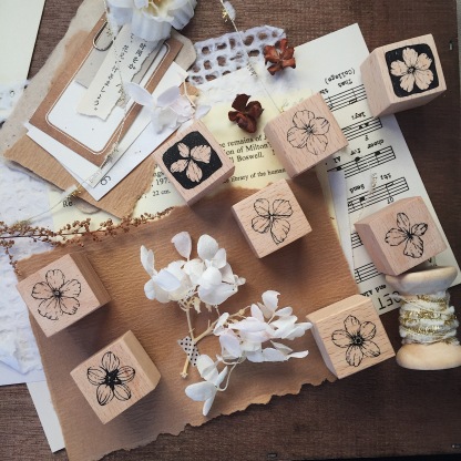 Zoey Studio Small Flower Wood Stamp