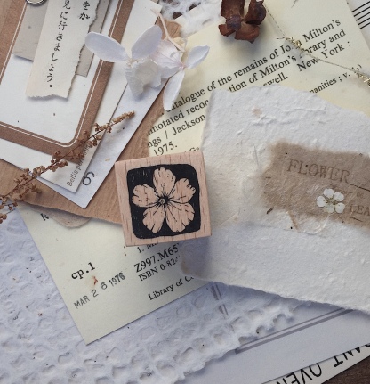 Zoey Studio Small Flower Wood Stamp