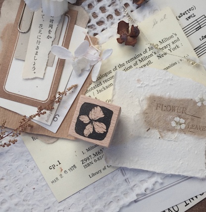 Zoey Studio Small Flower Wood Stamp