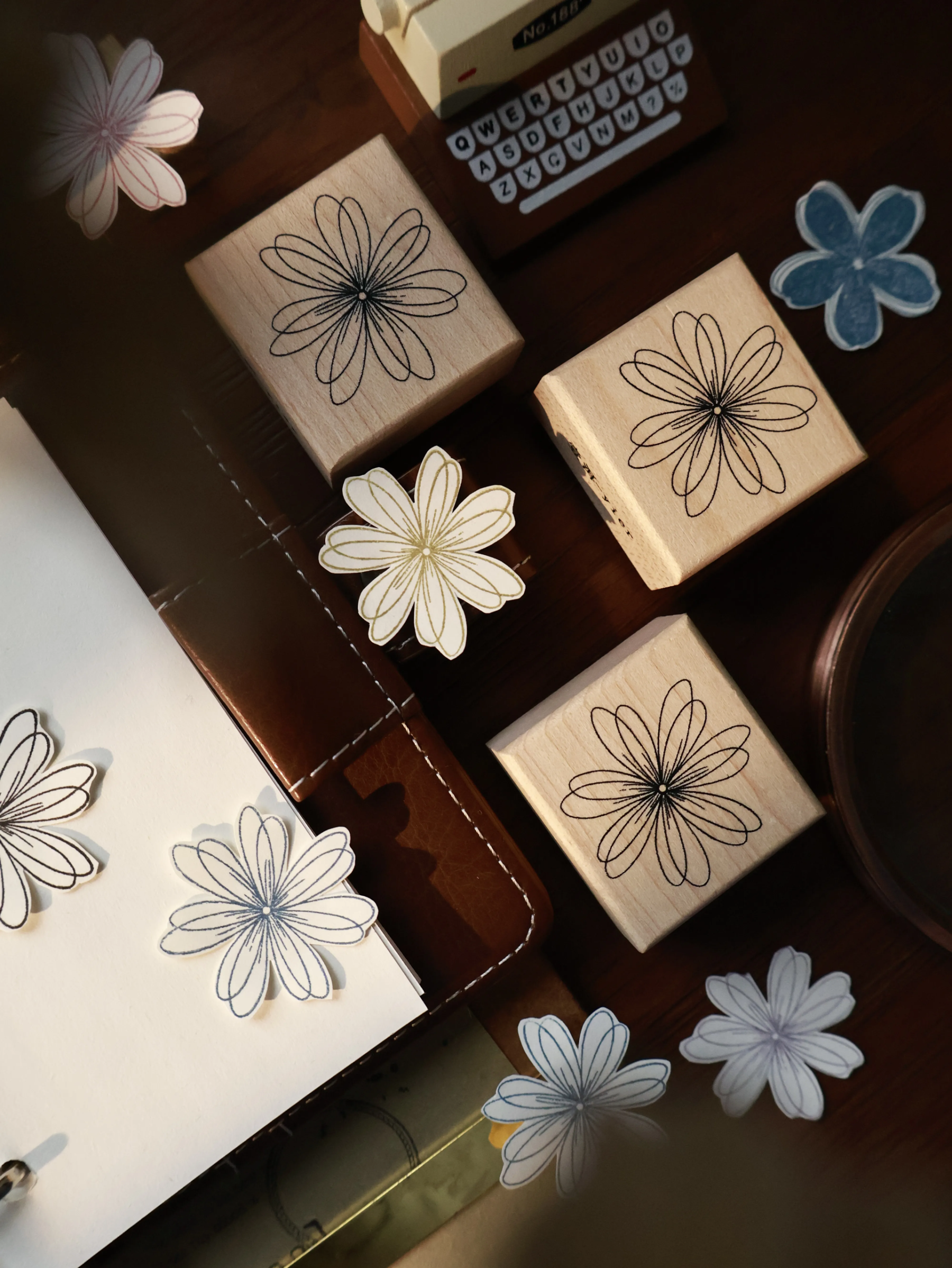 YIER Studio Small Flower Wood Stamp