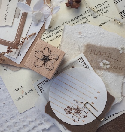 Zoey Studio Small Flower Wood Stamp