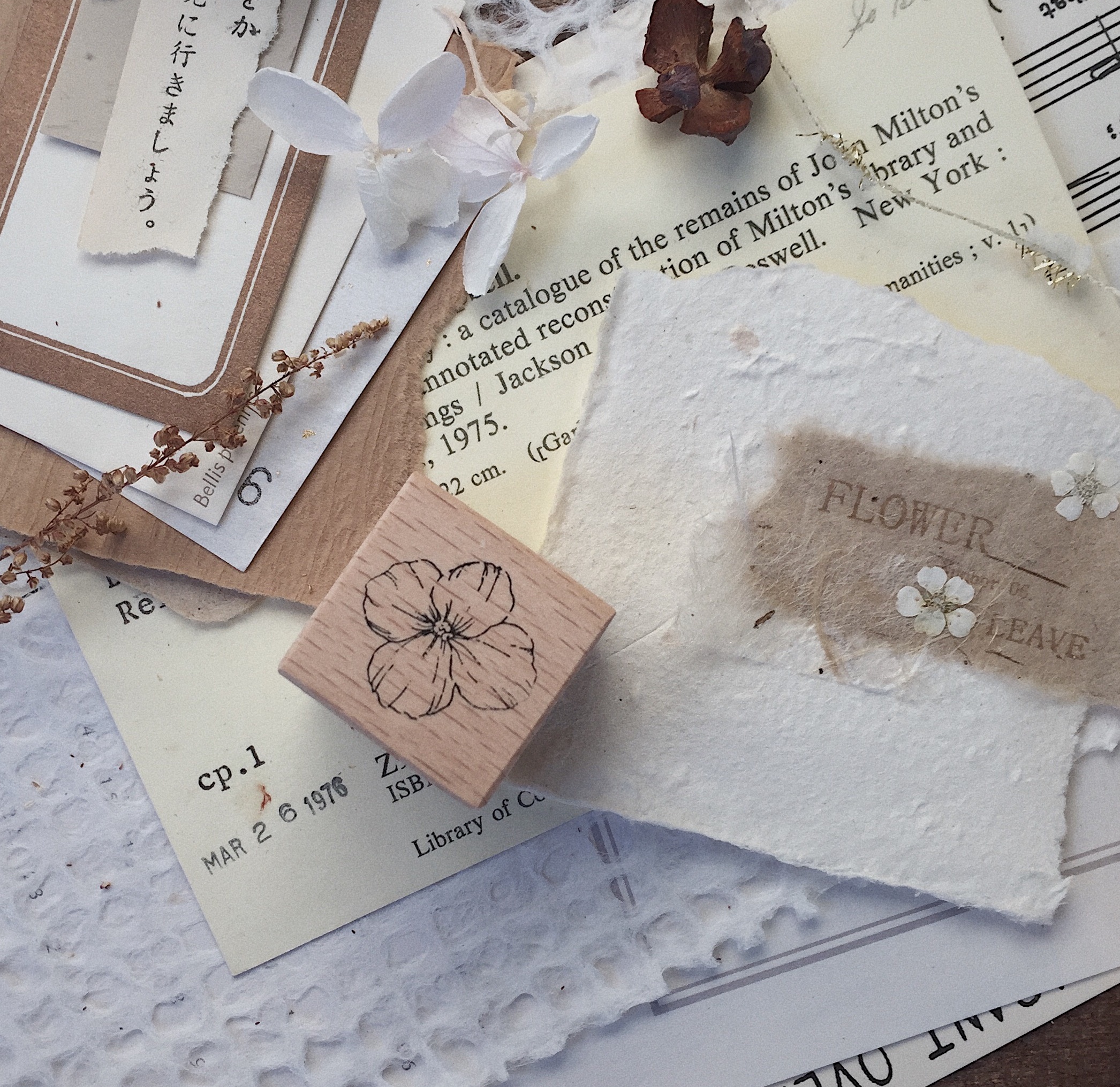 Zoey Studio Small Flower Wood Stamp