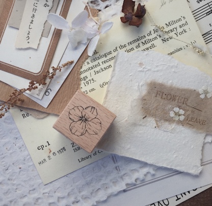 Zoey Studio Small Flower Wood Stamp