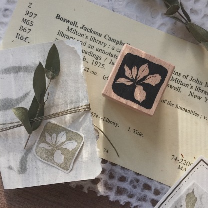 Zoey Studio Small Flower Wood Stamp