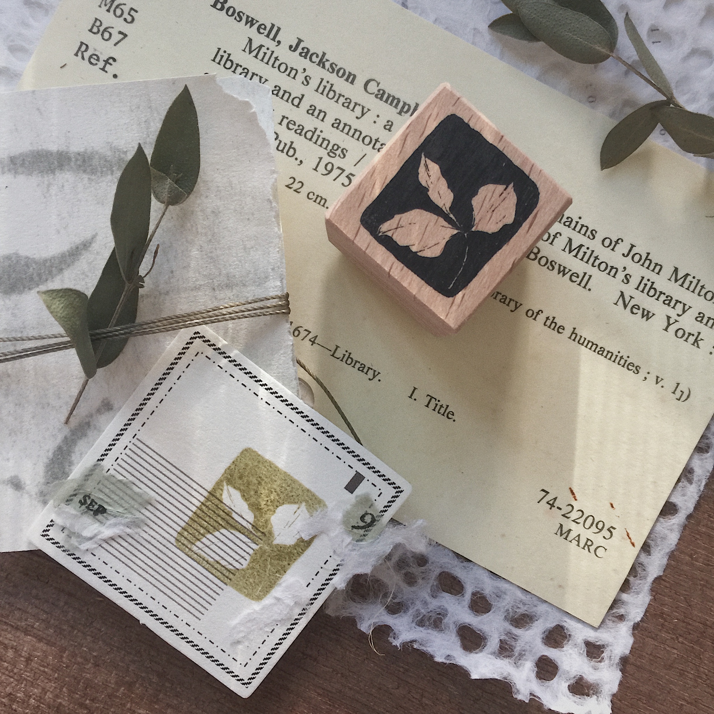 Zoey Studio Small Flower Wood Stamp