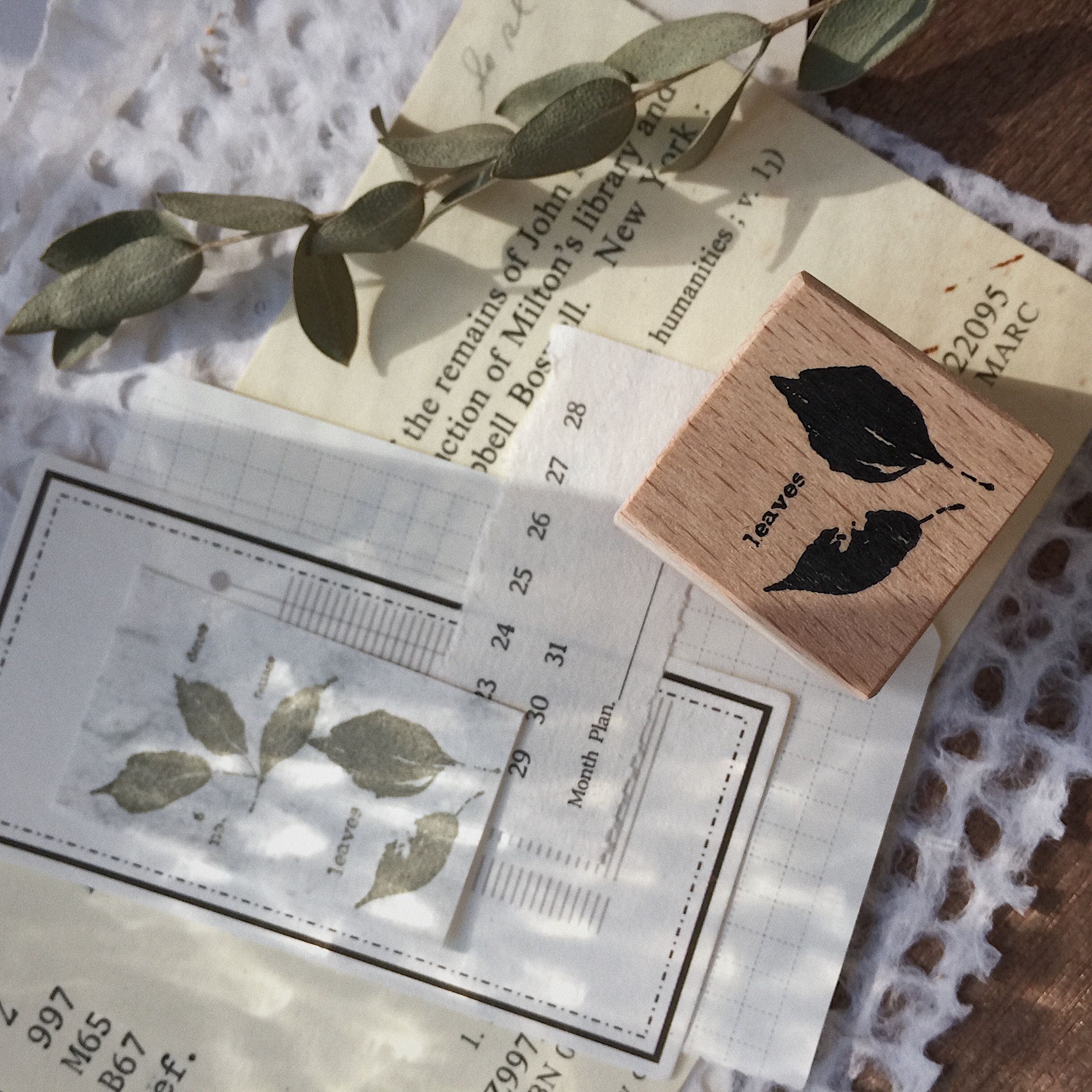 Zoey Studio Small Flower Wood Stamp